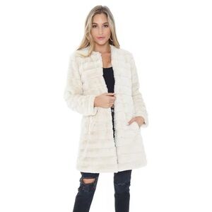 BB DAKOTA
ANYTHING FOR YOU FAUX FUR COAT